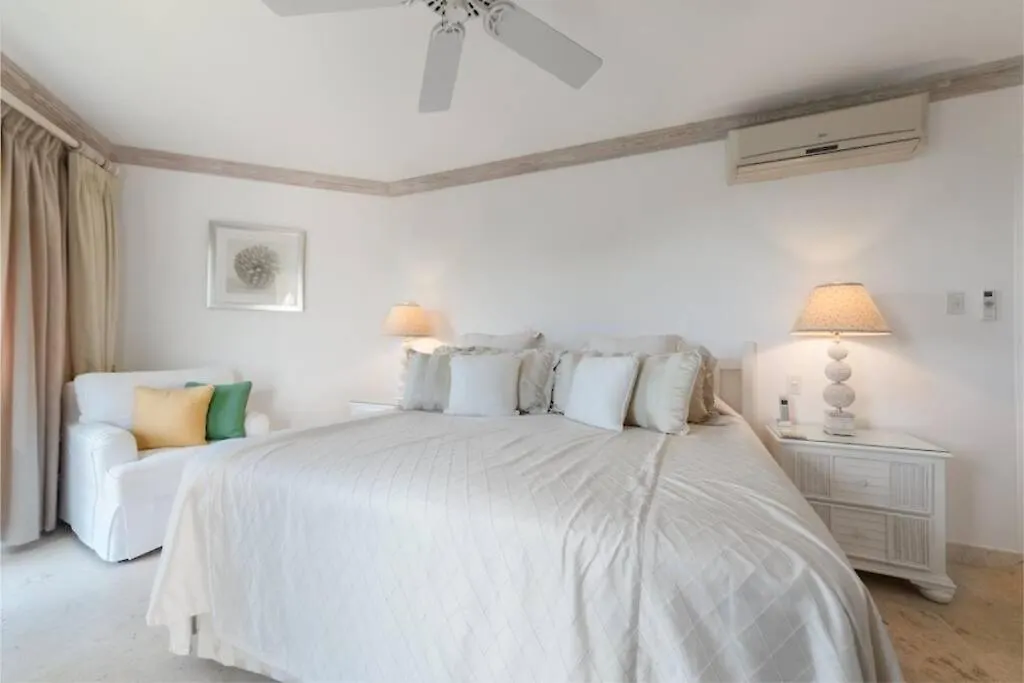 Royal Westmoreland Penthouse Saint James 0*,  Barbados